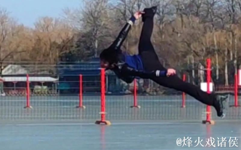 小明的花滑日常｜我妈建议找个壮汉助我完成四周旋转